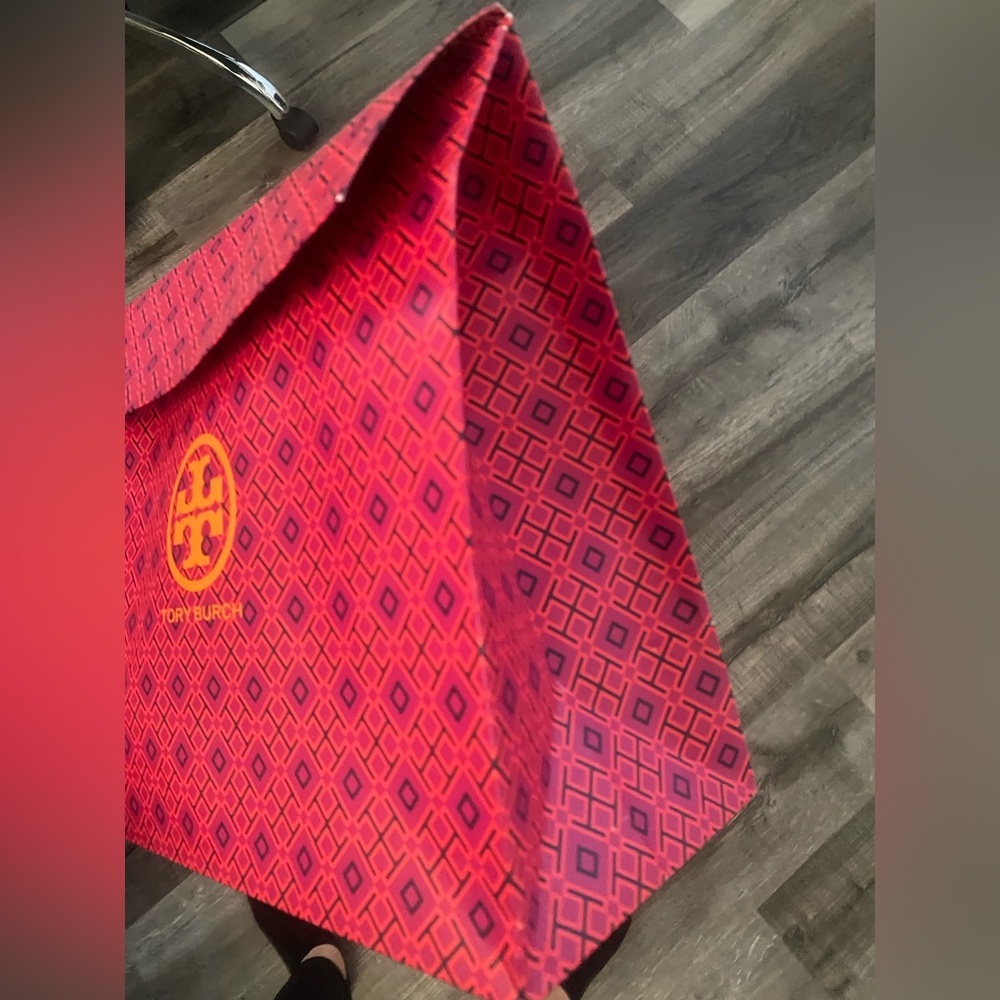 New Tory Burch Gift Package Bag - Picture 4 of 4